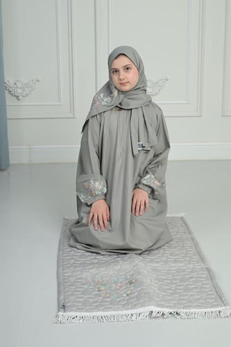 شرشف صلاة بناتي مطرز وسجادة - سحّاب