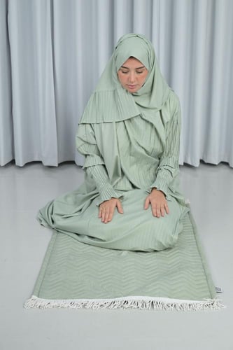 شرشف صلاة بكسرات أنيقة مشلح مع سجادة