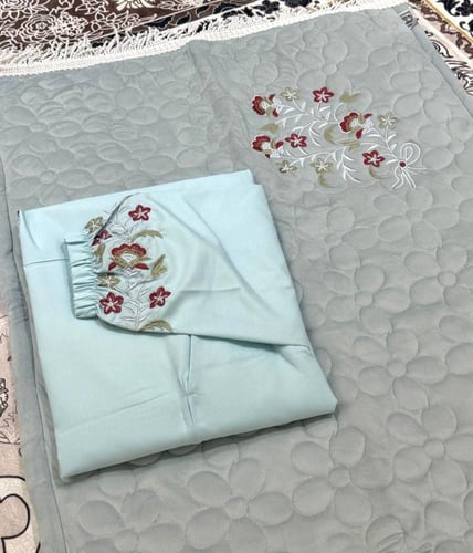 شرشف صلاة مطرز سحّاب وسجادة