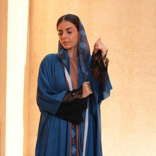 عباية نسائية