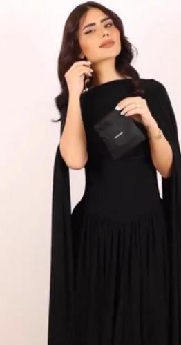 فستان ميدي أسود