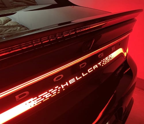 استيكر كتابة الاسطب الخلفي من LUXE