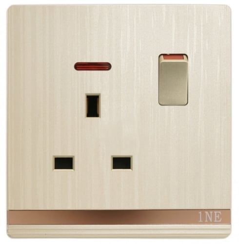 فيش 13امبير بمفتاح ولمبة 1NE المظلة MAZALLA