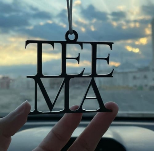 تعليقة سيارة من الأكريلك