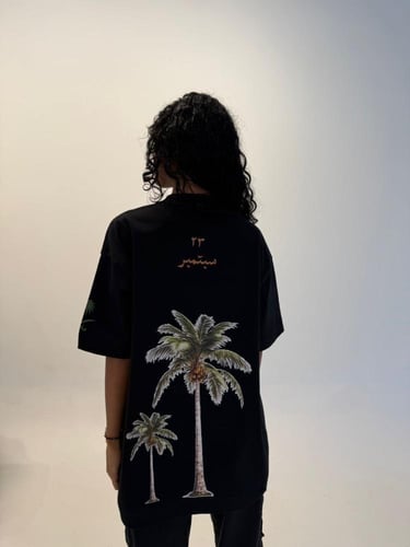 تيشرت النخله السعوديه بتصميم أنيق