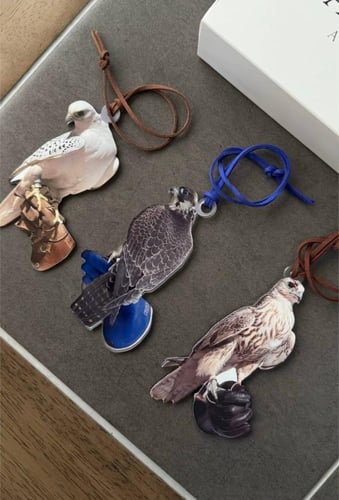 تعليقة اكريلك برسمة حسب الطلب