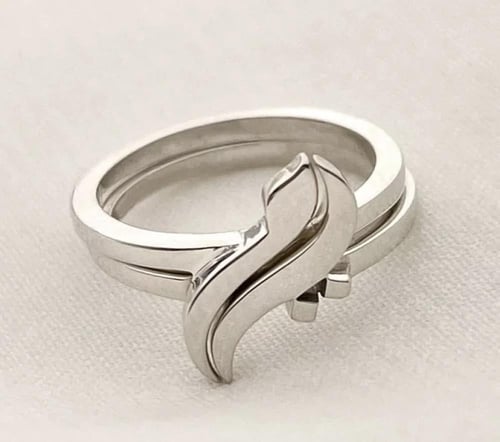 خاتم الأحرف المتشابكة