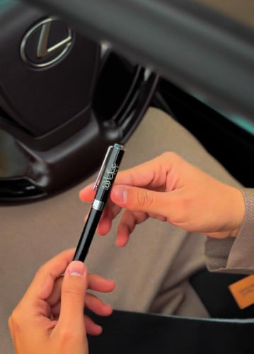 قلم رجالي انيق بالاسم