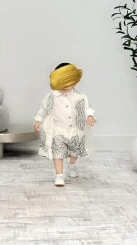 طقم العيد مطرز بالحروف العربيه