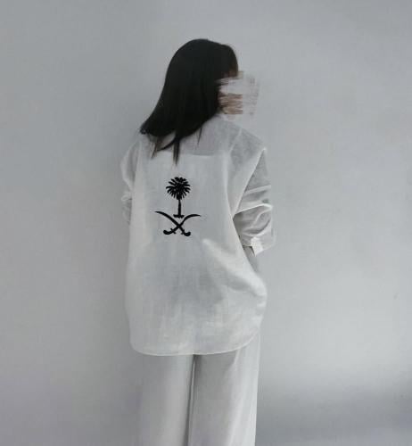 قميص لينن بتطريز سيفين ونخلة