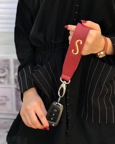 تعليقة مفاتيح بالاسم - الوان متعدده