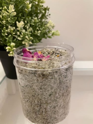 ديتوكس مطهر لفروة الرأس بالاعشاب العلاجيه