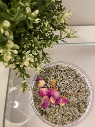 ديتوكس مطهر لفروة الرأس بالاعشاب العلاجيه