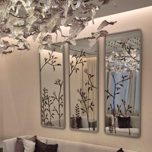 Mirrors of roses