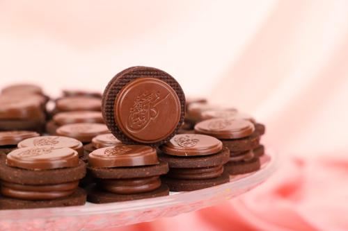 بوكس سابليه شوكلت بحشوه التوت بثيم العيد