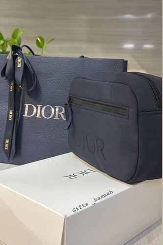 شنطة ديور رجاليه مع الكيس مع كرت ديور