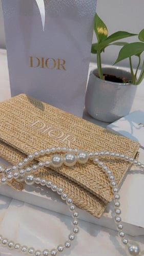 حقيبة ديور مع الكيس