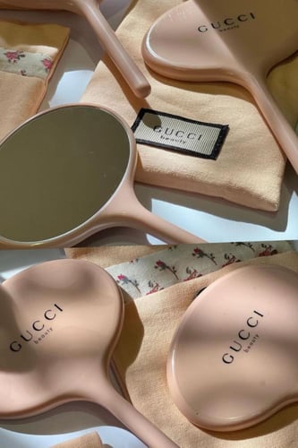 مراية قوتشي مع الكيس