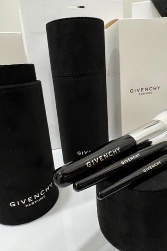 مجموعة فرش مكياج مع الكيس