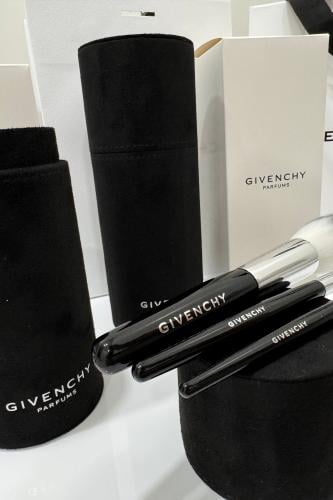 مجموعة فرش مكياج مع الكيس