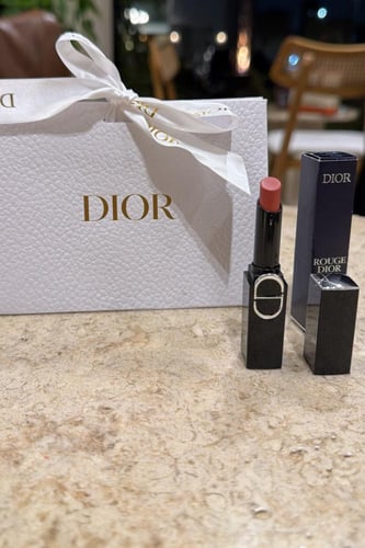 روج ديور الجديد مع الكيس