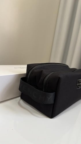 شنطة جيفنشي رجالية