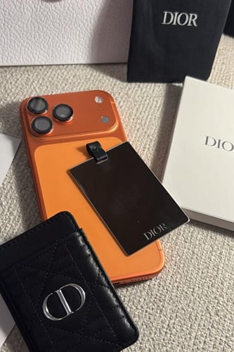 حامل بطاقات ديور مع مراية للجوال .