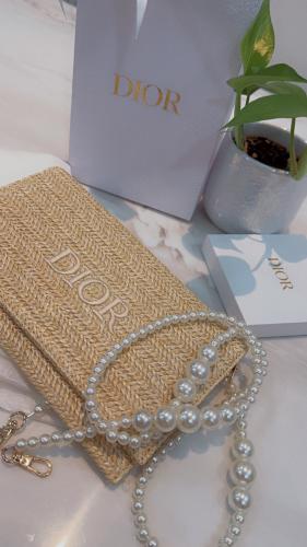 حقيبة ديور مع الكيس