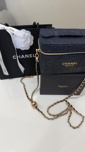 شنطة شانيل مع الكيس ( كحلي )