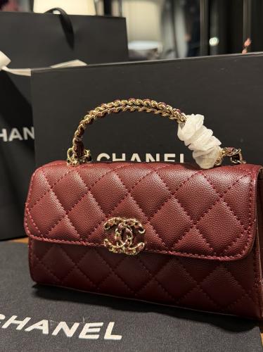 شنطة شانيل ( عنابي ) مع البوكس