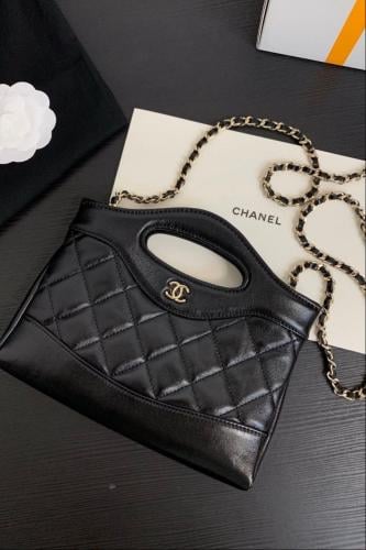 شنطة شانيل مع البوكس