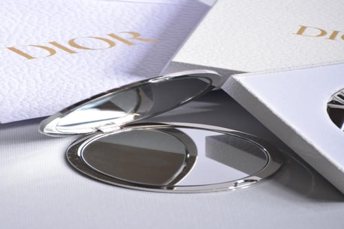 مرايه ديور فضي مع البوكس والكيس