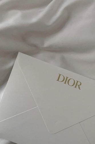 شنطة ديور رجاليه مع الكيس مع كرت ديور