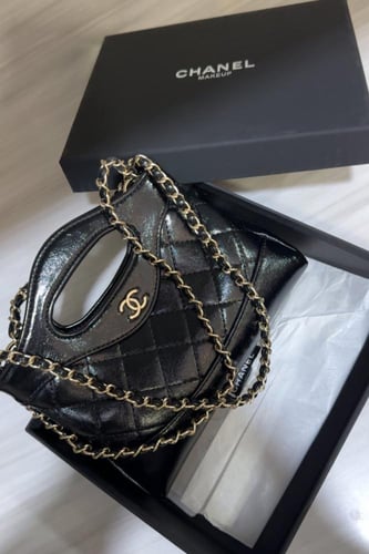 شنطة شانيل مع البوكس