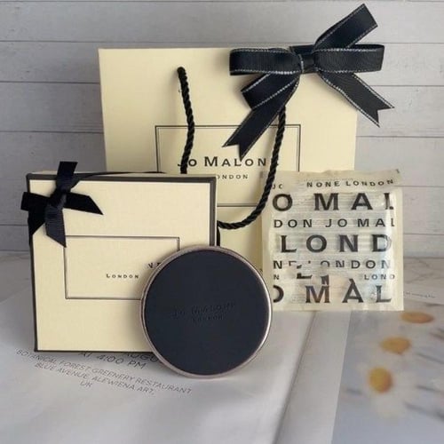 تعليقة سيارة مع البوكس والكيس