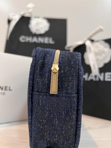 شنطة مكياج شانيل مع البوكس والكيس