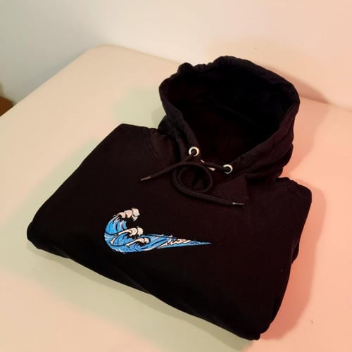 تطريز بلوفر حسب الطلب