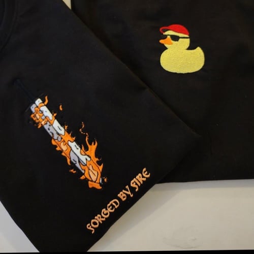 تطريز تيشيرتات حسب الطلب