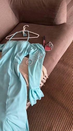 فستان اخضر جذاب