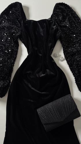 فستان مخمل اسود