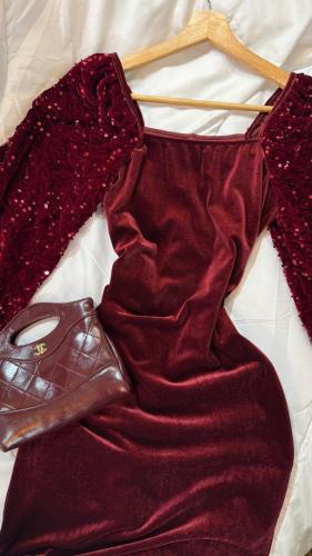 فستان مخمل عنابي