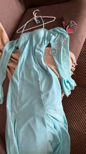 فستان اخضر جذاب