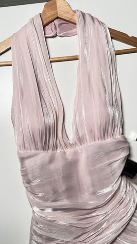 فستان لحمي فخم