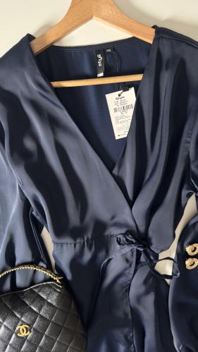 فستان كحلي لف