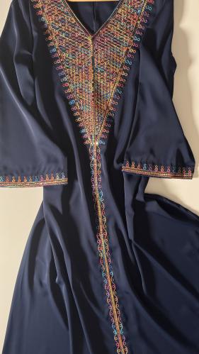 جلابية مطرزة