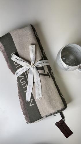 سكارف نسائي