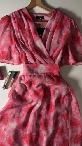 فستان صيفي زاهي