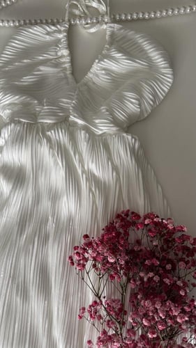 فستان صيفي أبيض