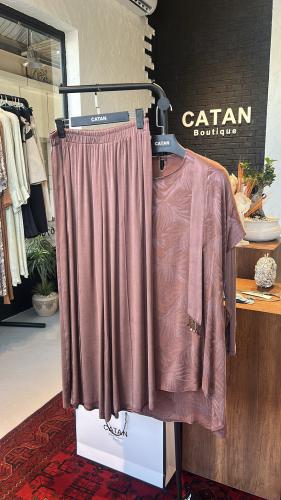 بنطلون وبلوزه وجيليه بني للحجاب