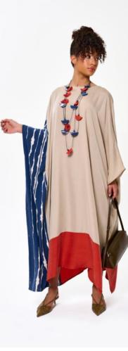 فستان بتصميم ايطالي معاصر